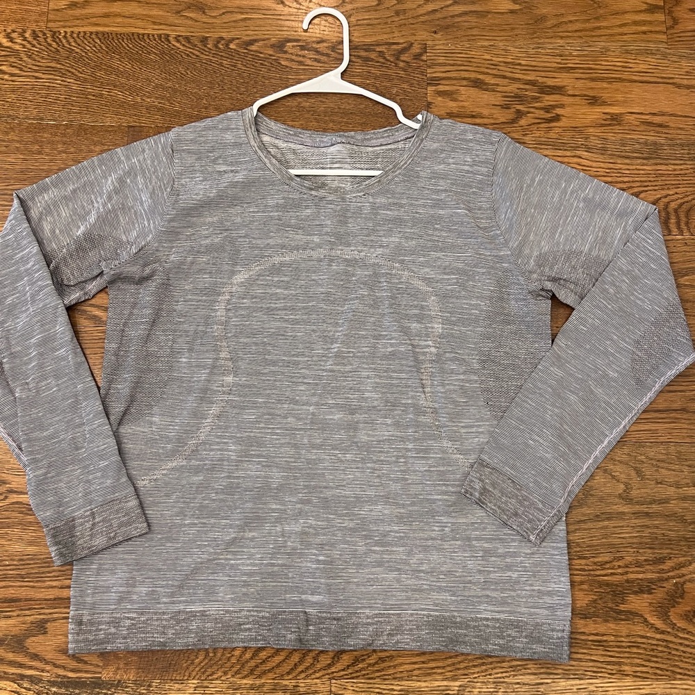 Lululemon swiftly breathed relaxed fit